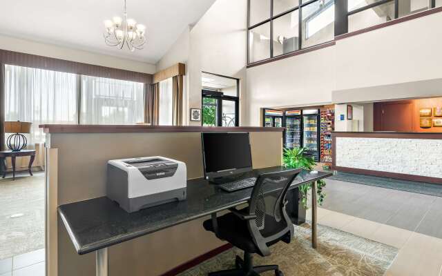 Best Western West Towne Suites