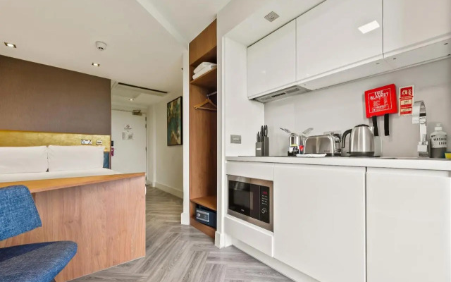 Roomzzz London Stratford