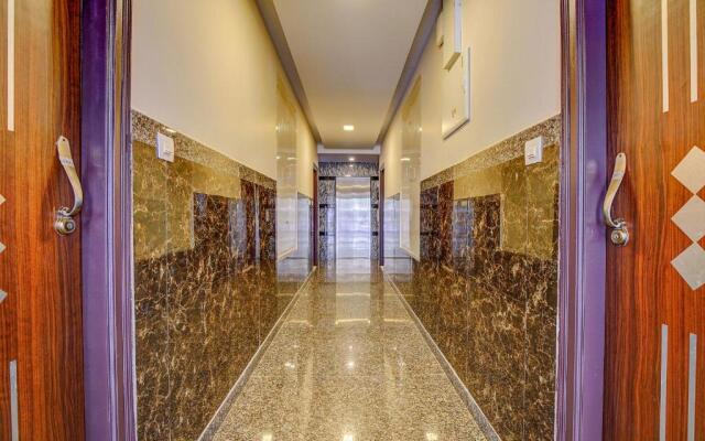 Fabhotel Greenwood Xpress Inn