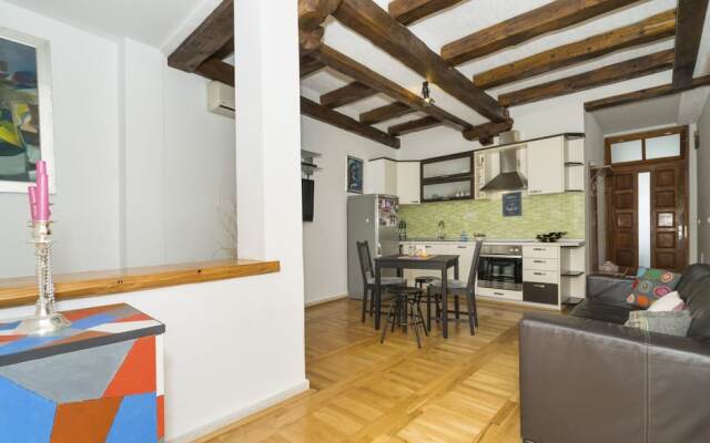 Spacious Apt. With Magnificent sea View & Balcony