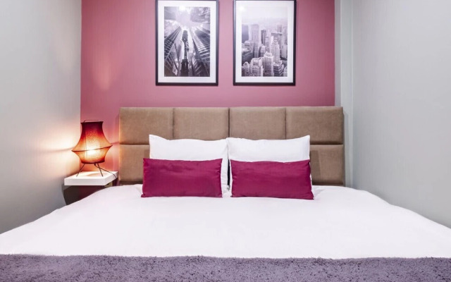 Missafir Flat With Superb Location in Nisantasi