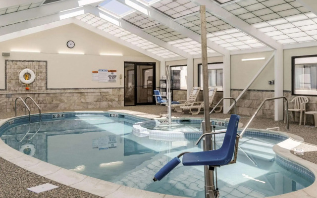 Comfort Inn & Suites