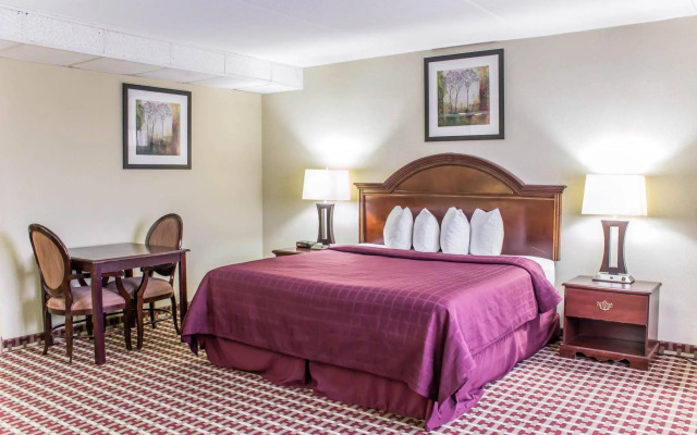 Rodeway Inn & Suites