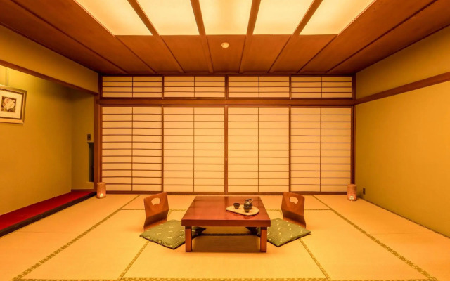 Ooedo Onsen Monogatari Premium Yamanaka Grand Hotel