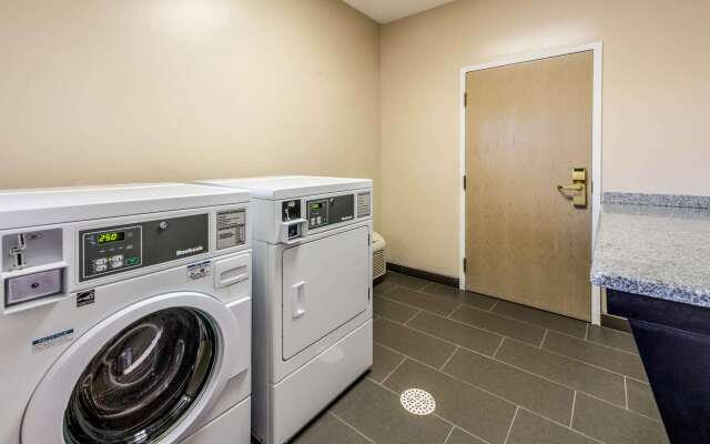 Comfort Suites