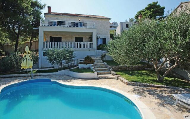 Nice Home in Postira With 5 Bedrooms, Wifi and Outdoor Swimming Pool