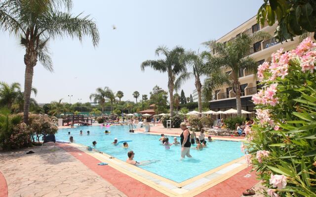 Tsokkos Gardens Hotel & Apartments