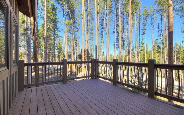 Highlands Trail House 5 Bedroom Home by RedAwning