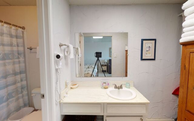 Island 4 1 Bedroom Condo