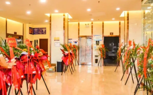 Crown Boutique Hotel