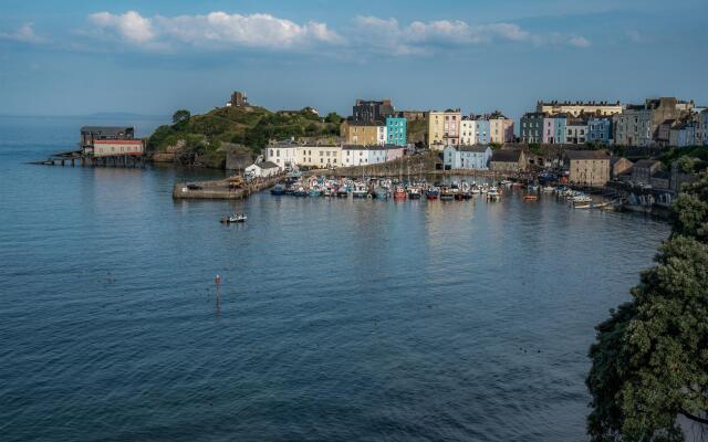 Dragons Den - 2 Bedroom Apartment - Tenby