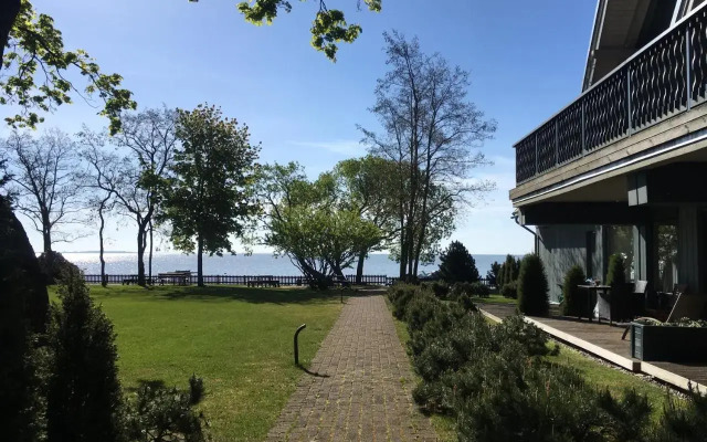 Lagoon-view apartment in Preila
