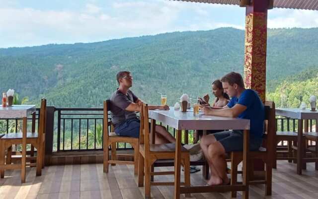Aris Homestay and Warung Made