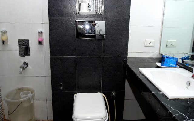 OYO 3537 Hotel Landmark