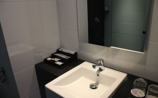 Luminor Hotel Jemursari by WH