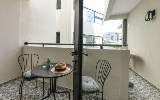 Stylish 2BD Bauhaus Apt w Balcony
