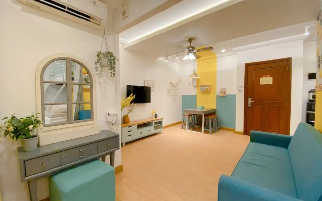 youre.at - The Majesty Apartment