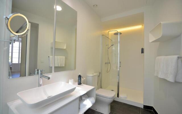 Plaza Mina Suites - Adults Recommended