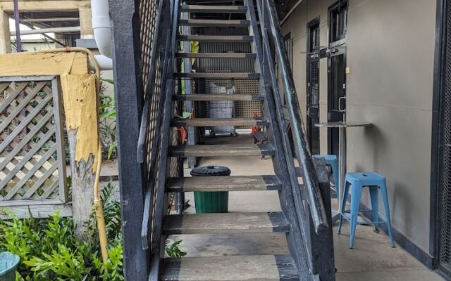 Grand Central Hotel Proserpine