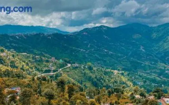 SPOT ON 393 Himalayan Sunrise