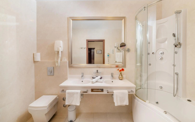 Hotel President Solin