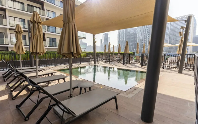 Waves - Fully Equipped Studio for a Perf