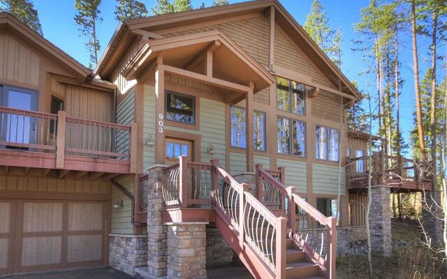 Highlands Trail House 5 Bedroom Home by RedAwning