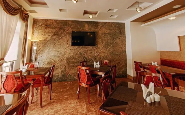 Saina Hotel