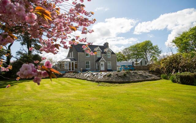 Groarty House & Manor B&B