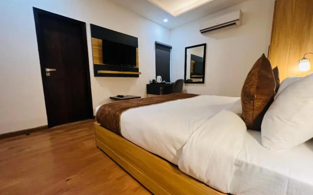Paras Inn