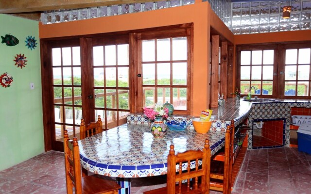 El Milagro Beach Hotel & Marina