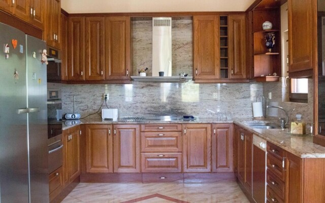 Nice Home in Volos With 4 Bedrooms and Wifi