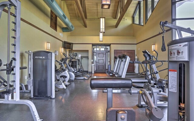 Pocono Lake Cabin - Walk to Arrowhead Lake!