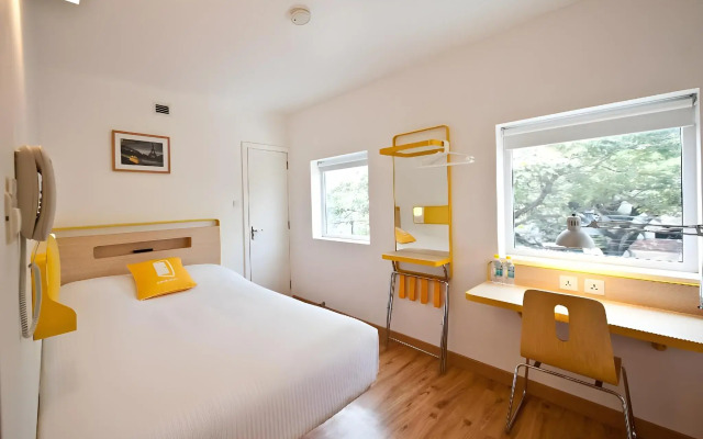 Bloomrooms @ Indiranagar