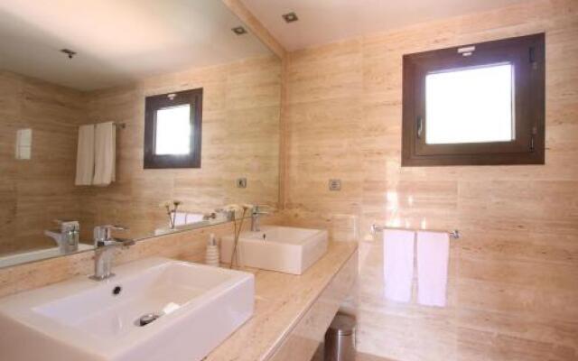 1102 Villa with Pool ,Lounge, Bbq ,Direkt in Marbella