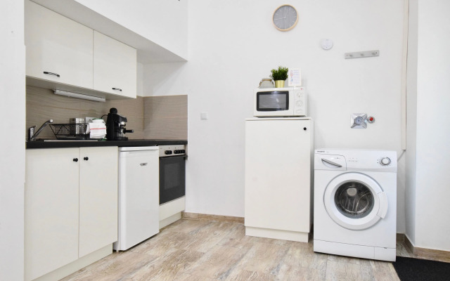 Robinia Apartment