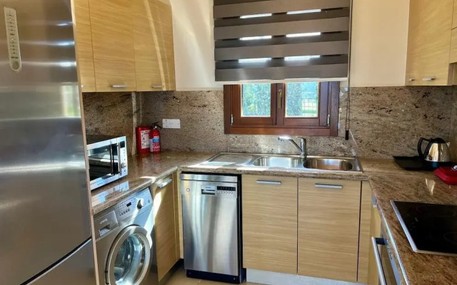 Perfect Getaway for 2 With Shared Pool