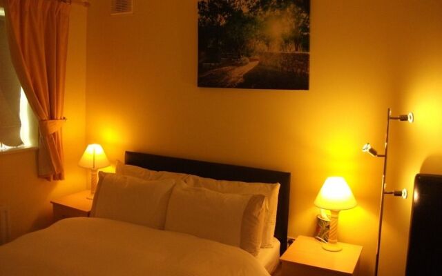 Aaron Vale B & B