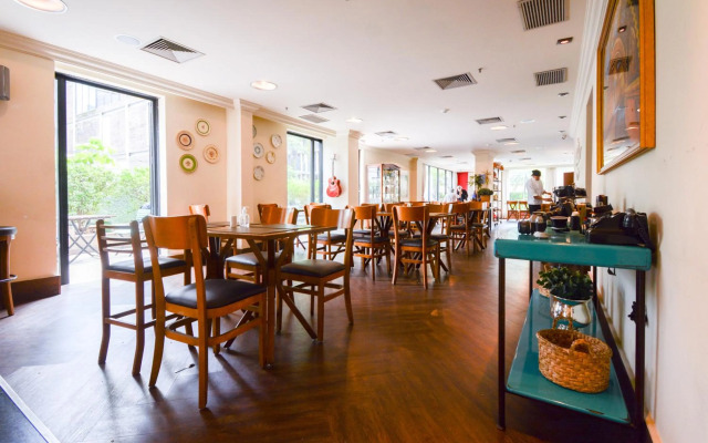 Flat Clarion Apartments by BnbHost