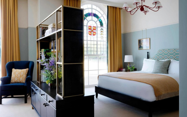 University Arms, Autograph Collection