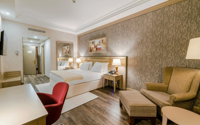 Wellborn Luxury Hotel