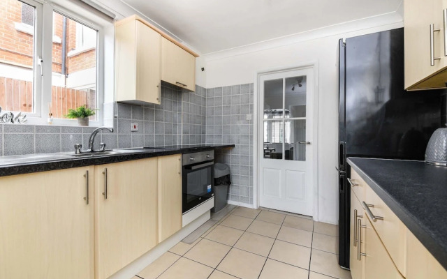 4br-10guests-parking-garden