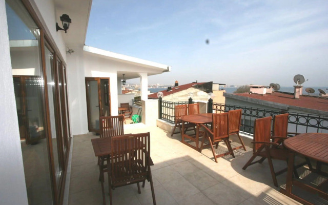 Grand Peninsula Hotel