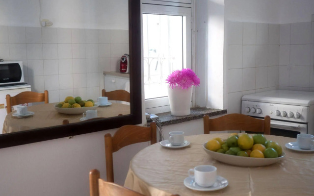Allenby 2 Bed and Breakfast