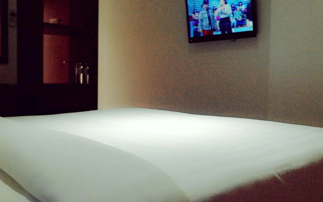 OYO 775 Aviari Hotel