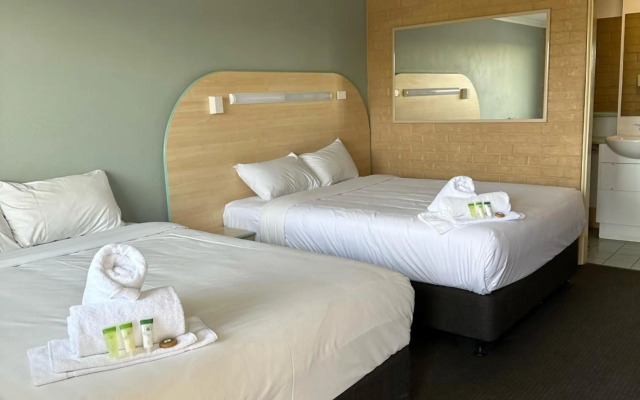 Shamrock Hotel Motel