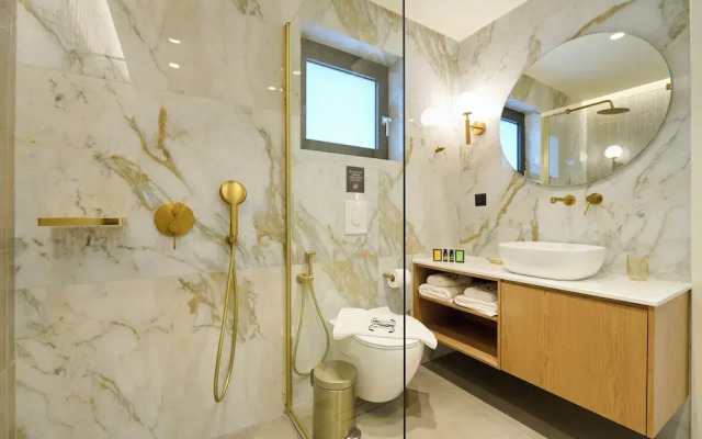 Monarco Executive Rooms