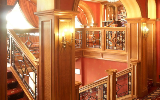 River Island Hotel