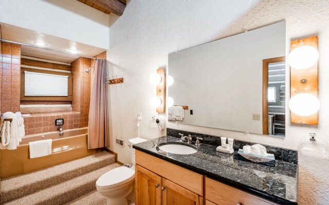 Temptation 8 3 Bedroom Condo