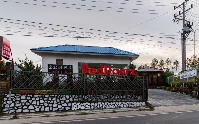 RedDoorz @ Aldos Villa Silangit